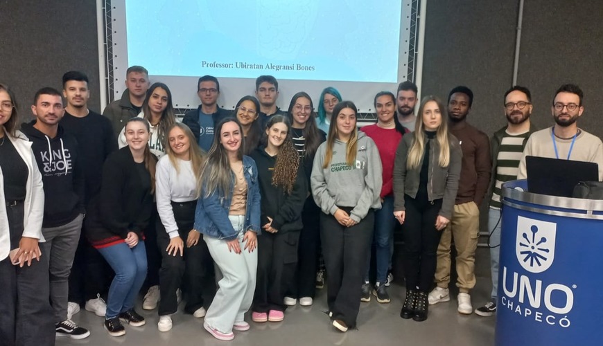 Observatório - Estudante de Doutorado ministra palestra sobre inteligência artificial